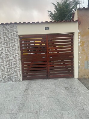 Exterior detail - House with pool in Itanhaém | Ideal for families and groups (Itanhaém)
