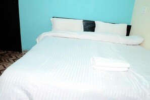 Deluxe Room - Hotel Abhinandan (Meerut)
