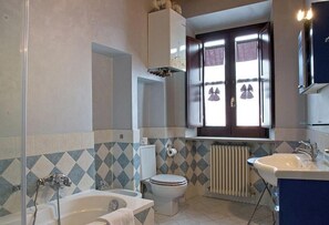 Douche, bidet, shampoing