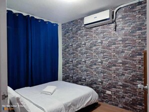 2 bedrooms, iron/ironing board, WiFi, bed sheets - One oasis condo davao 2bedroom groundfloor (Davao City)