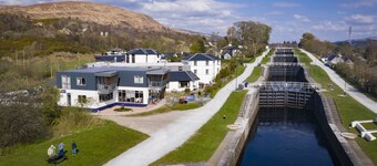 Lock 6 Canalside Apartments
