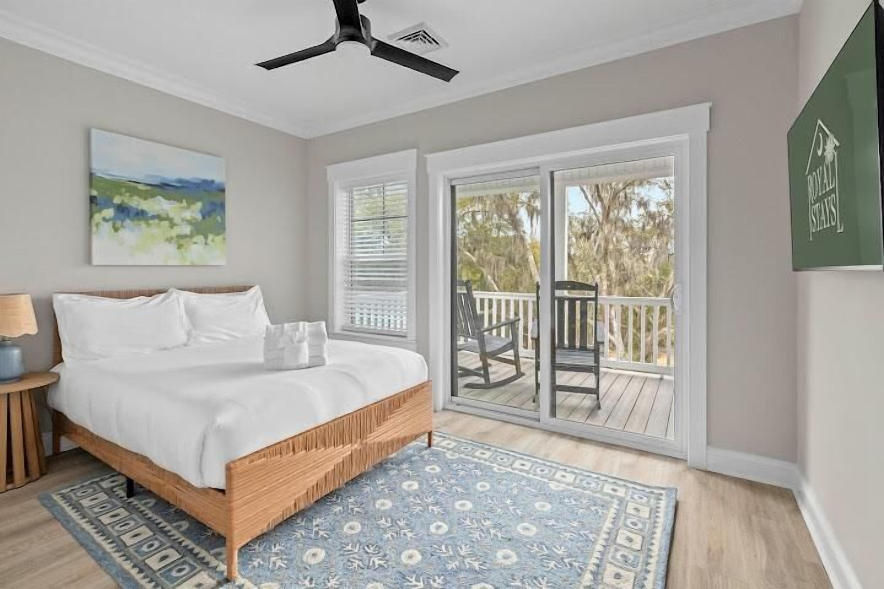 5 bedrooms, iron/ironing board, Internet, bed sheets