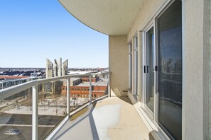 Property grounds - Quest - Stylish Condo Near ICE District + Parking (Edmonton)