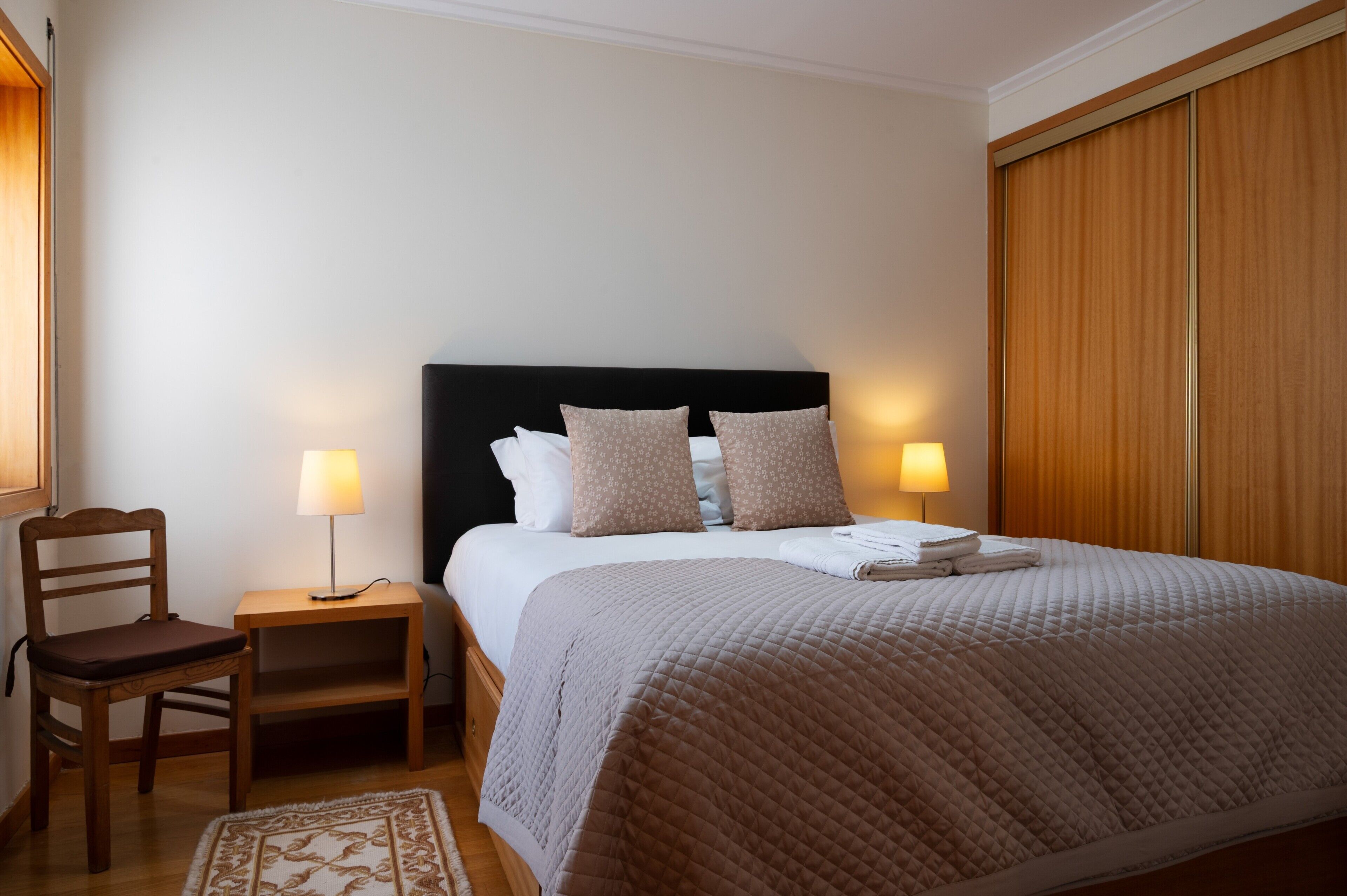 2 makuuhuonetta, silitysrauta/-lauta, Wi-Fi, vuodevaatteet