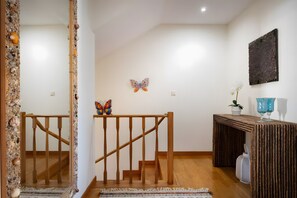 Interior - Holiday Home 'Wander  Unwind - Wine Cellars' with Wi-Fi (Vila Nova de Gaia)