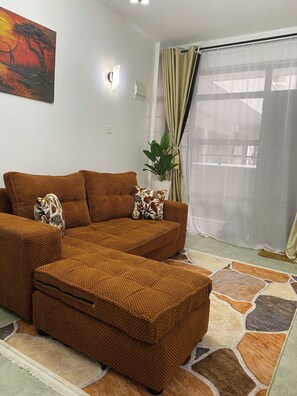 Living area - Cozy & Modern 1 BEDROOM in Roysambu – Perfect Nairobi Stay (Nairobi)