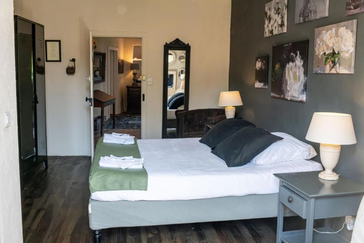 Tremannsrom – deluxe, eget bad (1st floor) | Wi-fi (inkludert)