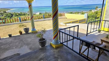House, 3 Bedrooms, Balcony | Balcony
