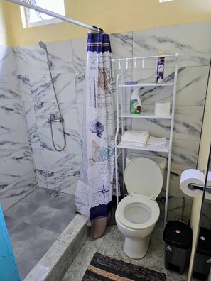 Hus, 3 soverom, balkong | Bad