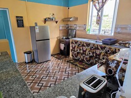 Casa, 3 habitaciones, balcón | Cocina privada