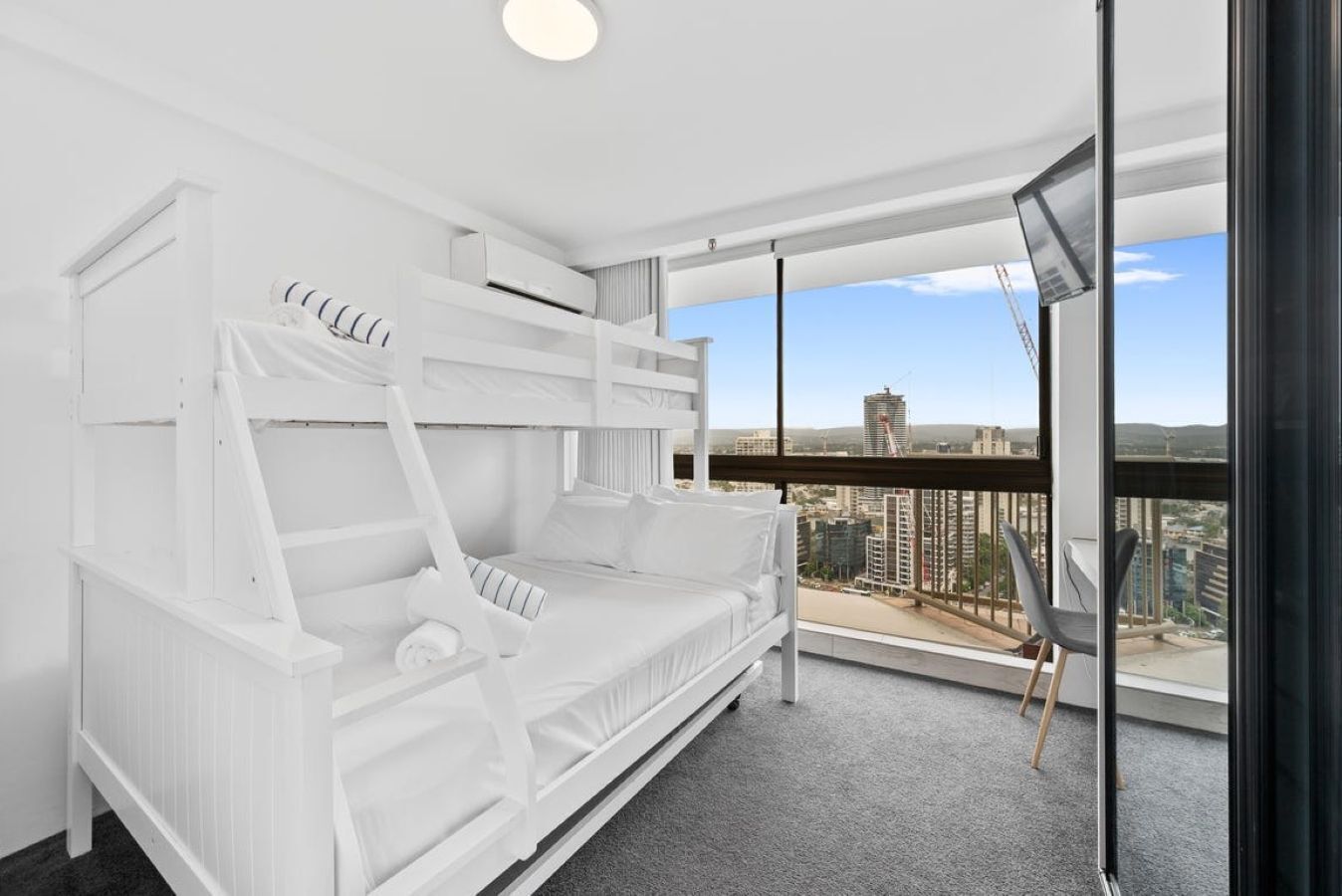 公寓, 阳台, 海洋景观 | 熨斗/熨衣板、免费 WiFi