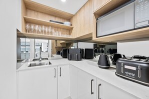 Apartment, Balcony, Ocean View | Private kitchen - Lvl 30 - 2BRM Ocean Outlook Retreat (Surfers Paradise)