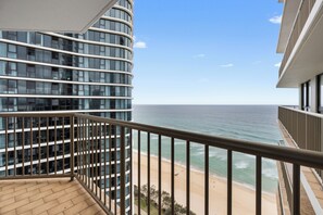 Apartment, Balcony, Ocean View | Pemandangan balkoni