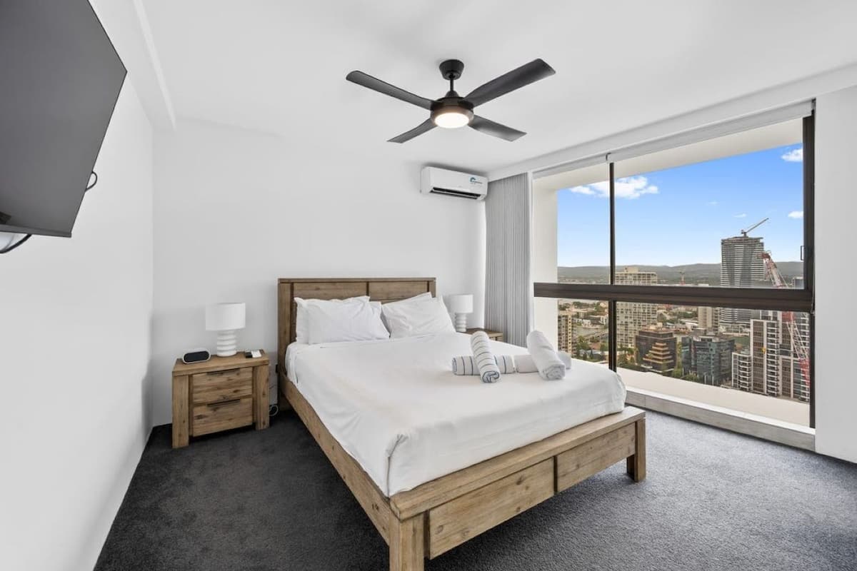 Appartement, balkon, uitzicht op oceaan | Een strijkplank/strijkijzer, gratis wifi