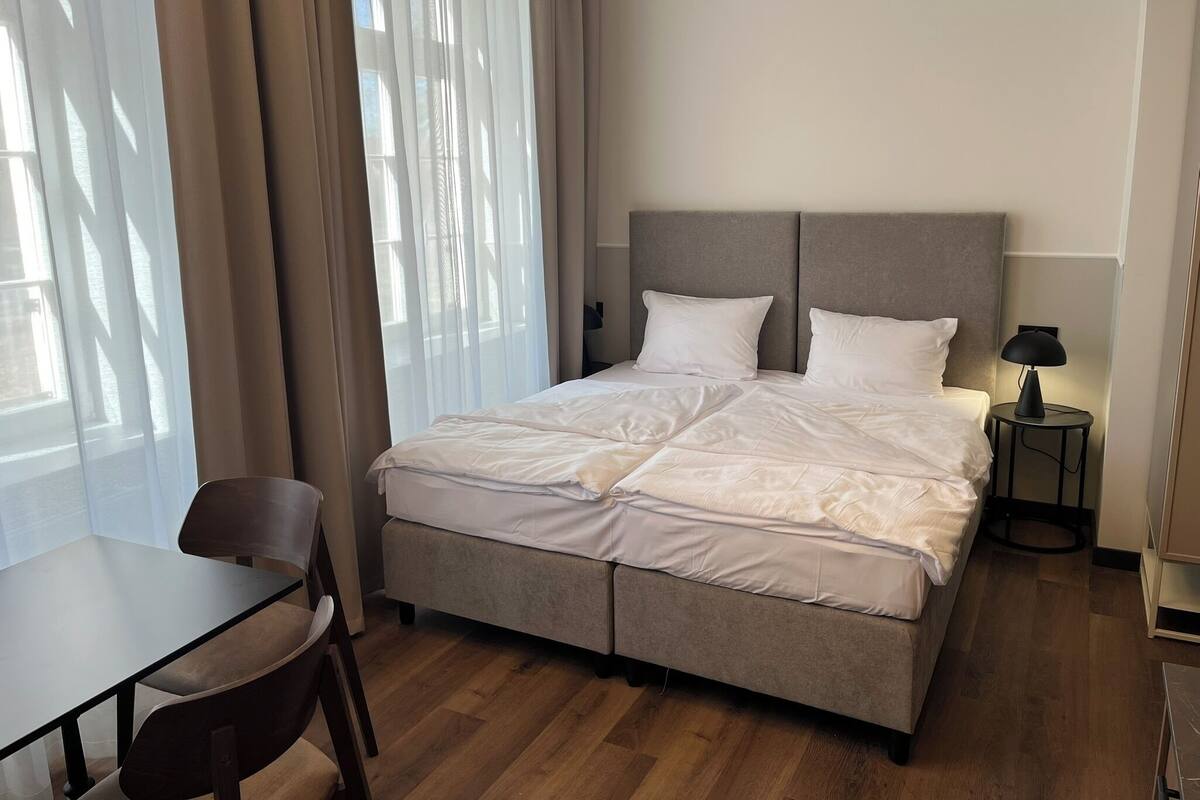 Apartment, 1 Queen Bed | Laptop workspace, free WiFi, bed sheets