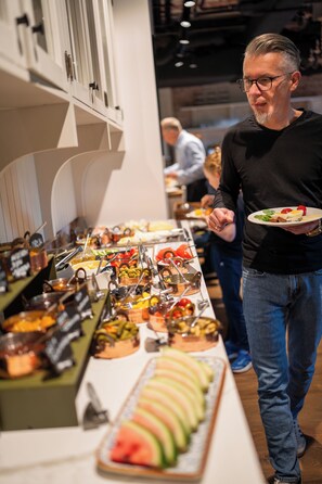 Daily buffet breakfast for a fee