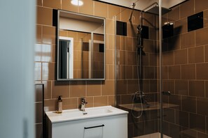 Comfort Apartment | Bathroom