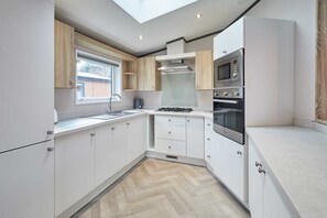 3 bedrooms - Host Stay Graceland Lodge (York)