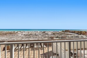 Property grounds - Gulf-front 2b - Island Princess - Free Beach Service! (Fort Walton Beach)