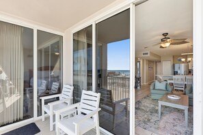 Interior - Gulf-front 2b - Island Princess - Free Beach Service! (Fort Walton Beach)