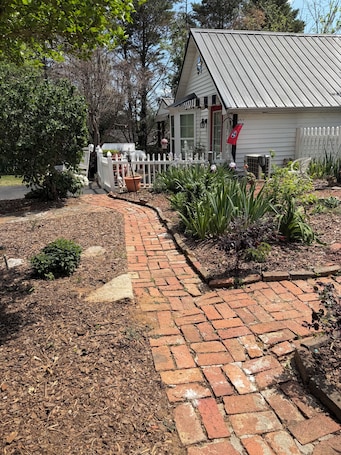 Property grounds. Hilltop Cottage • Peaceful Escape Near Nashville • Perfect for Couples & Pets