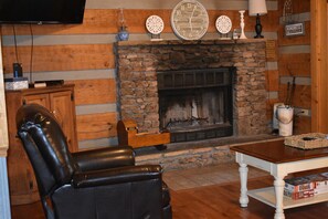 Interior - Family Traditions (Sevierville)