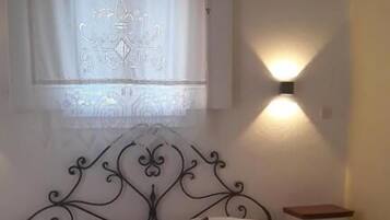 Estudio Confort, vista al puerto | Caja de seguridad en la habitación y insonorización