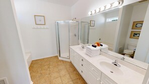 House, 4 Bedrooms | Bathroom - Toes In The Sand 4 Bedroom Home (Destin)