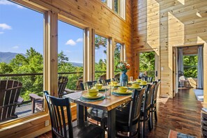 Cabin, 3 Bedrooms | Outdoor dining - A Tree Top View 3 Bedroom Home (Gatlinburg)