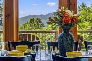 Outdoor dining - A Tree Top View 3 Bedroom Home (Gatlinburg)