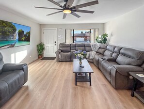 House, 3 Bedrooms - Gather Together 3 Bedroom Home (Montrose)