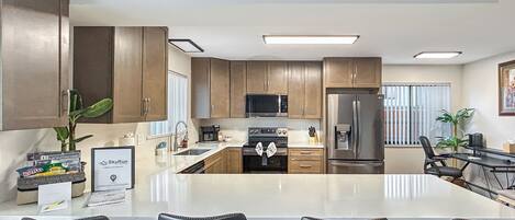 Ferienhaus, 3 Schlafzimmer | Eigene Küche | Kühlschrank, Ofen, Wasserkocher mit Kaffee-/Teezubehör, Toaster
