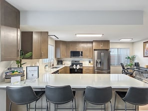 House, 3 Bedrooms | Private kitchen | Fridge, oven, coffee/tea maker, toaster - Gather Together 3 Bedroom Home (Montrose)