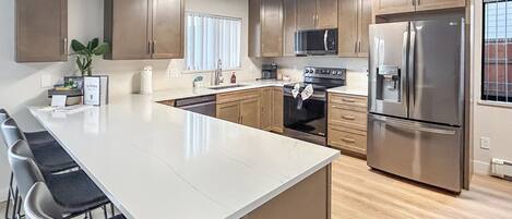 House, 3 Bedrooms | Private kitchen