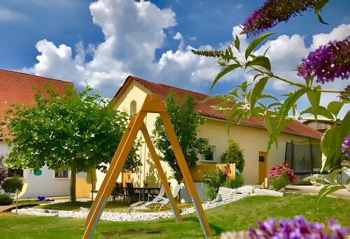 Apartment Hopfengarten – Cozy Stay Near Brombachsee with Garden and Parking