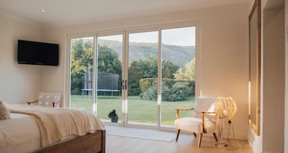 Menuha Luxury Accommodation Hermanus, Western Cape