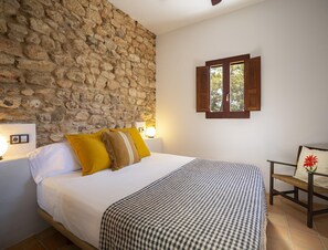 House | 2 bedrooms, individually furnished, bed sheets - Belvilla by OYO El Secreto (Santa Eulalia del Rio)