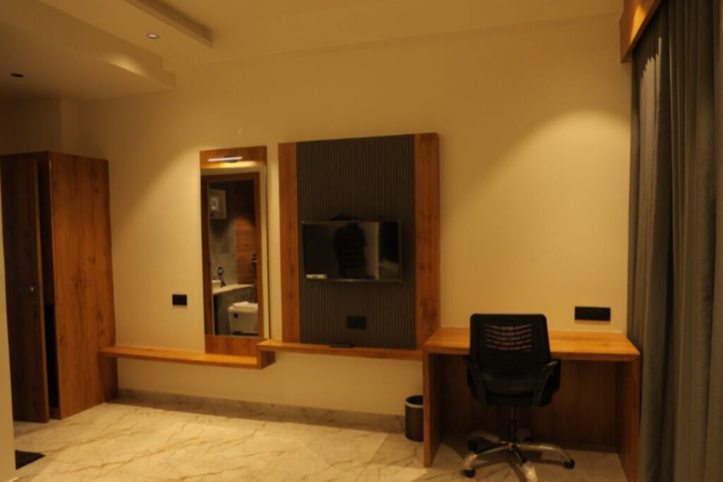 المنشأة من الداخل