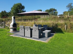 Outdoor dining - Middle Dean Farmhouse (Barnstaple)