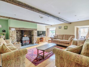 Living area - Middle Dean Farmhouse (Barnstaple)