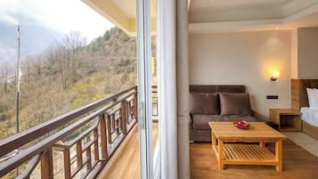 Family Room | Balcony