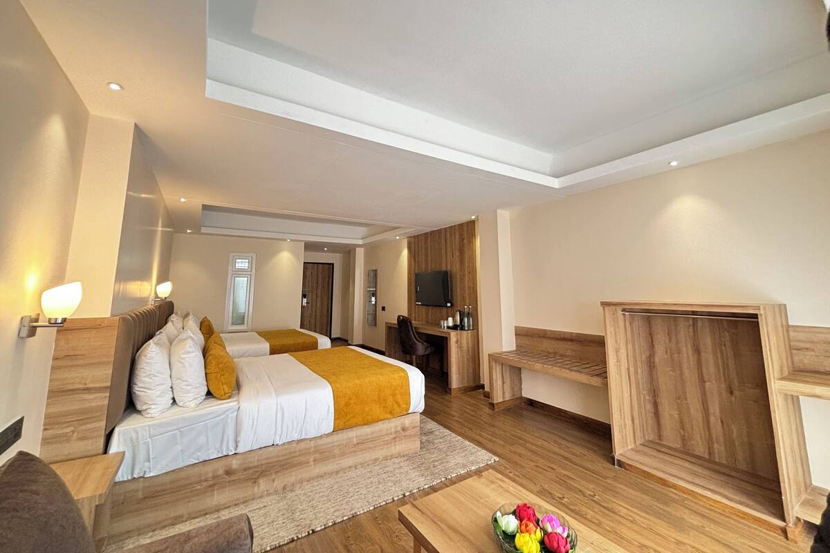 Luxury Room, Balcony, Mountain View