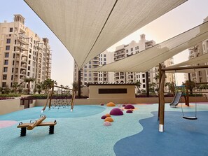 House - Chic MJL Retreat Steps to Souk Madinat Burj Al Arab (Dubai)