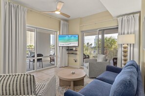 TV - June 8-11 Just Opened*Walk To Beach*Pool*Just Updated*Tiki Bar*Hot Tub*Tram Card (Miramar Beach)