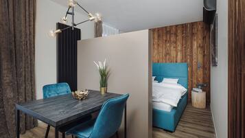 Blackout curtains, iron/ironing board, free WiFi