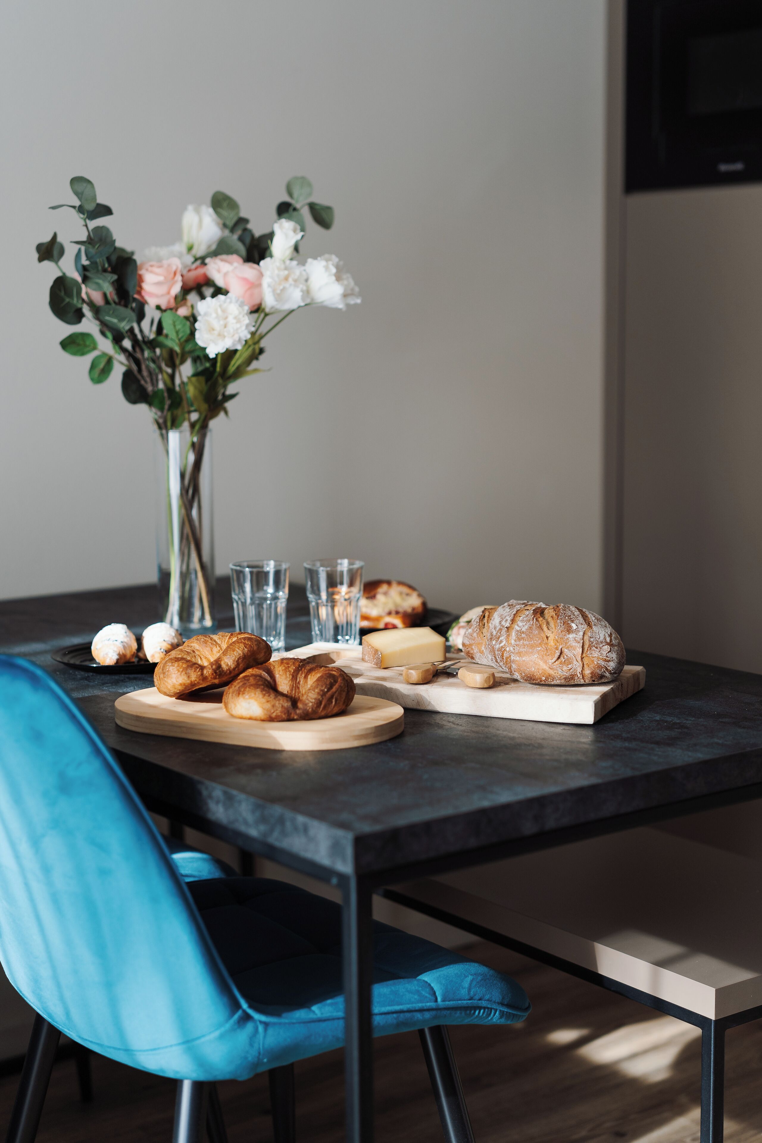 Deluxe Double Room, Hill View | Dining