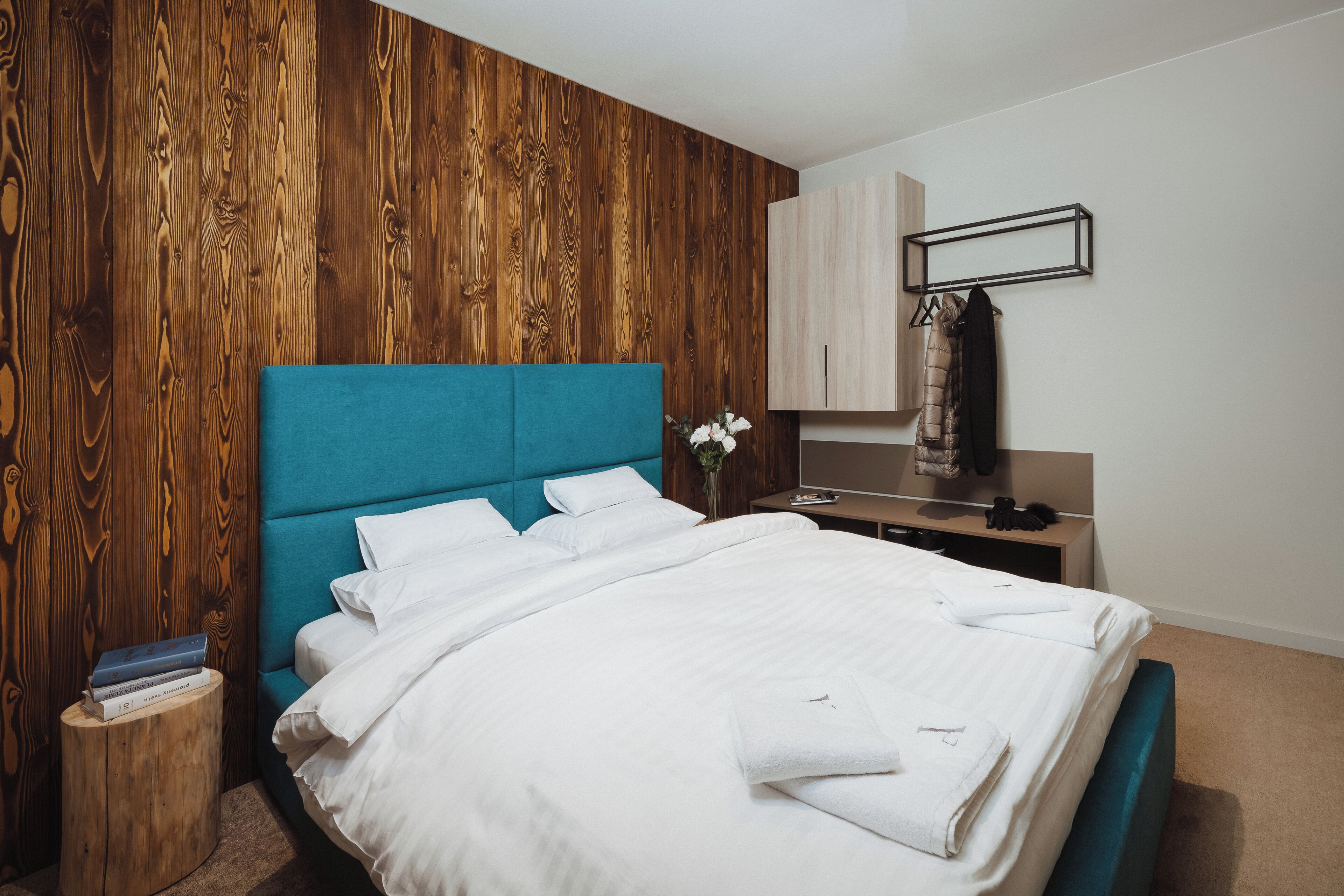 Deluxe Studio | Blackout drapes, iron/ironing board, free WiFi