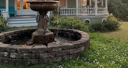 Elegant Historic Villa with hot tub!