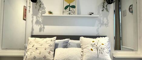 1 bedroom, desk, iron/ironing board, free WiFi