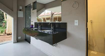 Casa com Piscina e Churrasqueira em Taguatinga